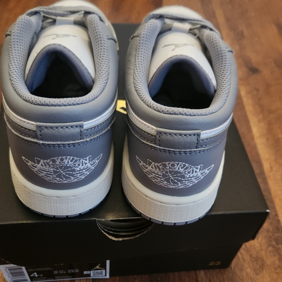 Air Jordan 1 Low "Vintage Grey" - Picture 5 of 9